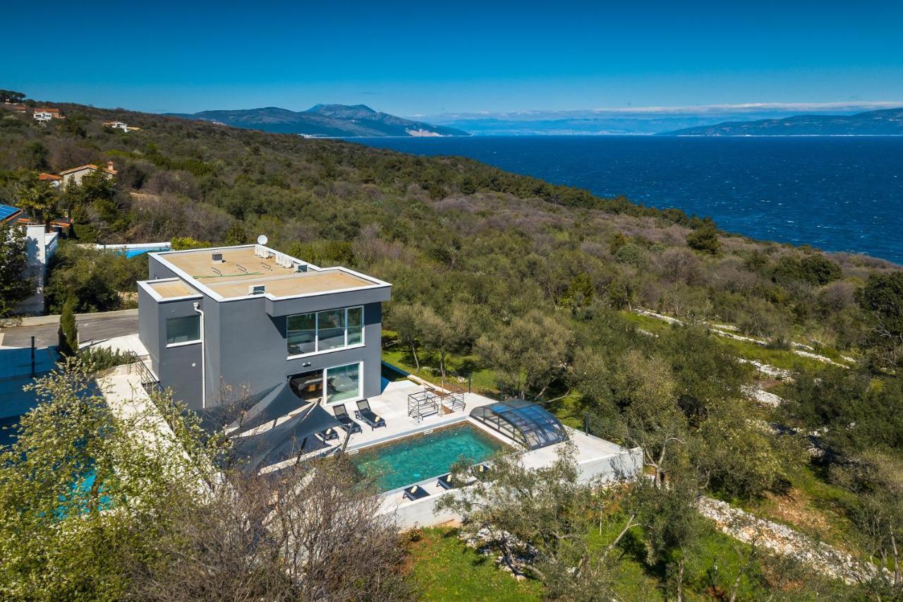 In Kroatien Mit Pool Und Meerblick Ravni
